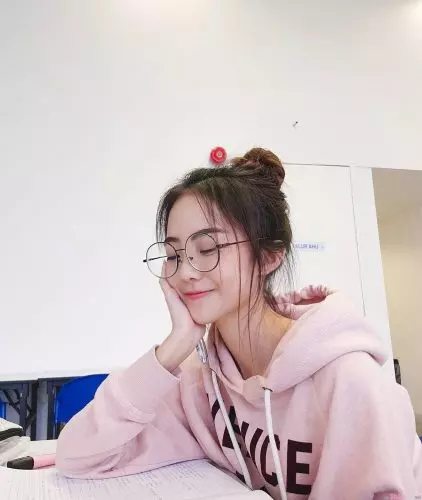 【拒絕Copy & Paste的網紅臉! 】大馬清純可愛正妹 —— Wenyek 一個Smile就讓人融化啦~