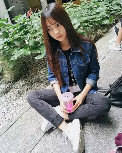 【拒絕Copy & Paste的網紅臉! 】大馬清純可愛正妹 —— Wenyek 一個Smile就讓人融化啦~