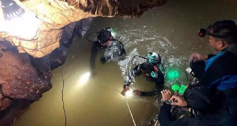 【用生命在救援!】泰國海軍為傳送氧氣筒,過程中缺氧去世!