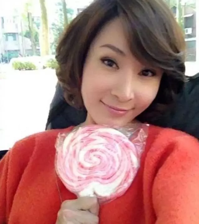 沒幾個人記得她,44歲終於嫁給了愛情,如今48歲擔心生不出孩子!