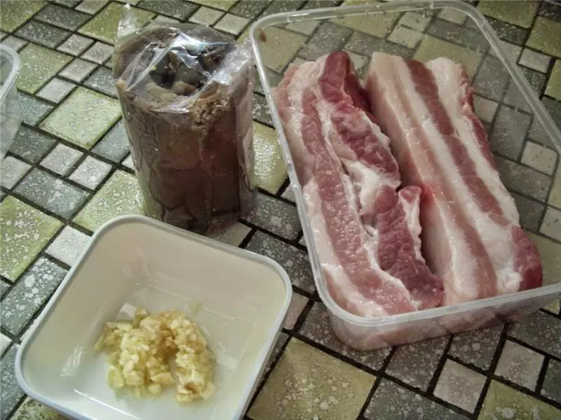 香噴噴的叉燒,做的時候加它,超級下飯,尤其是醬汁,大家都搶著吃!