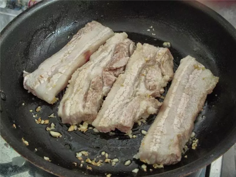 香噴噴的叉燒,做的時候加它,超級下飯,尤其是醬汁,大家都搶著吃!