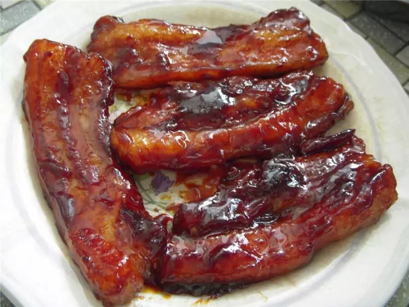 香噴噴的叉燒,做的時候加它,超級下飯,尤其是醬汁,大家都搶著吃!