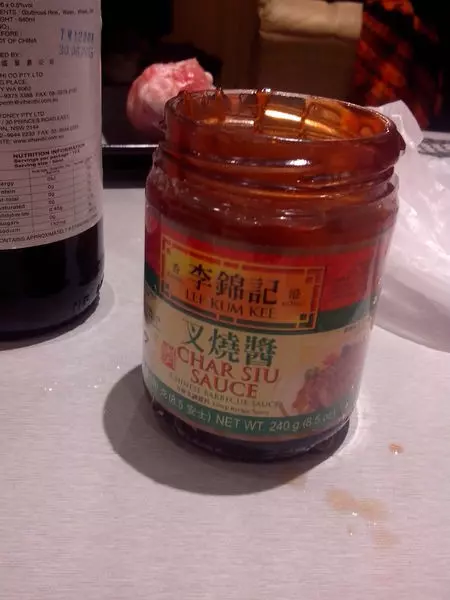 香噴噴的叉燒,做的時候加它,超級下飯,尤其是醬汁,大家都搶著吃!