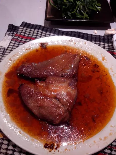 香噴噴的叉燒,做的時候加它,超級下飯,尤其是醬汁,大家都搶著吃!