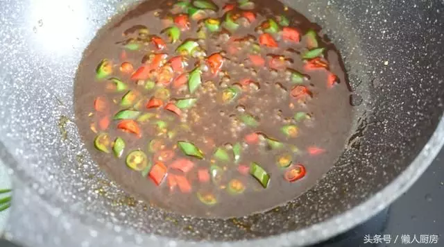 不要只會水煮茄子,試試肉釀茄子好吃一百倍!成本只需5元錢!