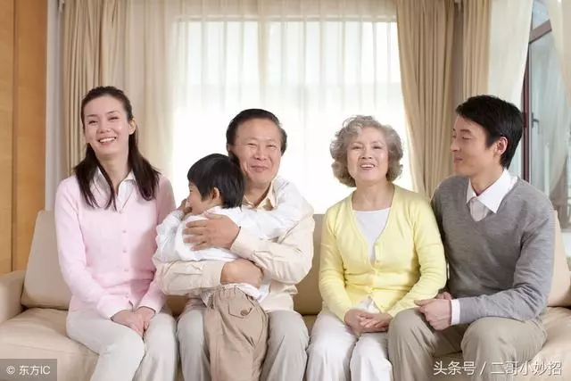 女兒遠嫁他鄉,還遭遇丈夫家庭暴力,我們哭著把她接回家