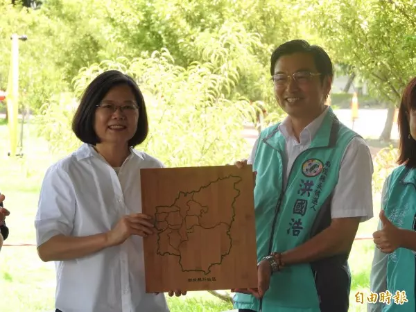 藍營稱縣長換人免費營養午餐會停辦 洪國浩:好的政策會延續
