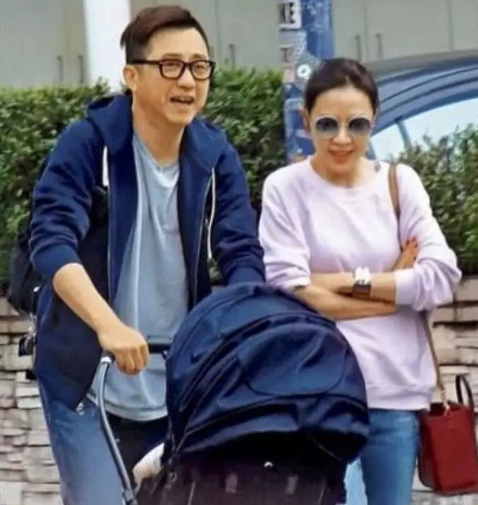 57歲哈林11月再當爸!43歲主播老婆剛生完又懷第2胎!知情者漏嘴爆:「這胎不在計畫內!」