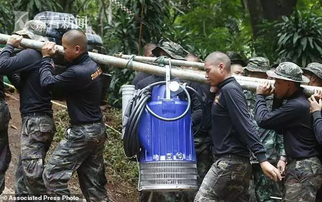 泰前海豹突擊隊員溶洞救援溺亡 出發前自拍「祝我好運 帶孩子回家」