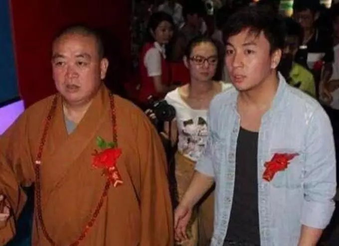 釋小龍家庭背景被曝光,與向華強平起平坐,黑白兩道沒人敢惹!