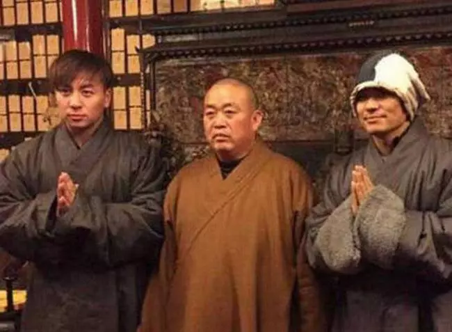 釋小龍家庭背景被曝光,與向華強平起平坐,黑白兩道沒人敢惹!