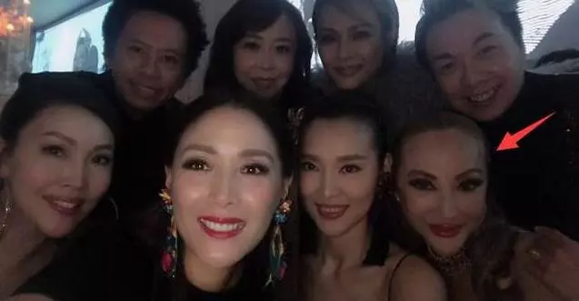 任達華隱瞞多年的妻子近照曝光!原來長這樣,難怪一直不願公開!