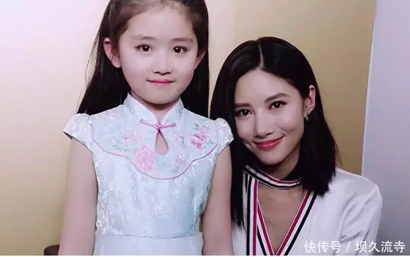 整個娛樂圈都在等她長大,她很可能就是下一個楊冪和趙麗穎!