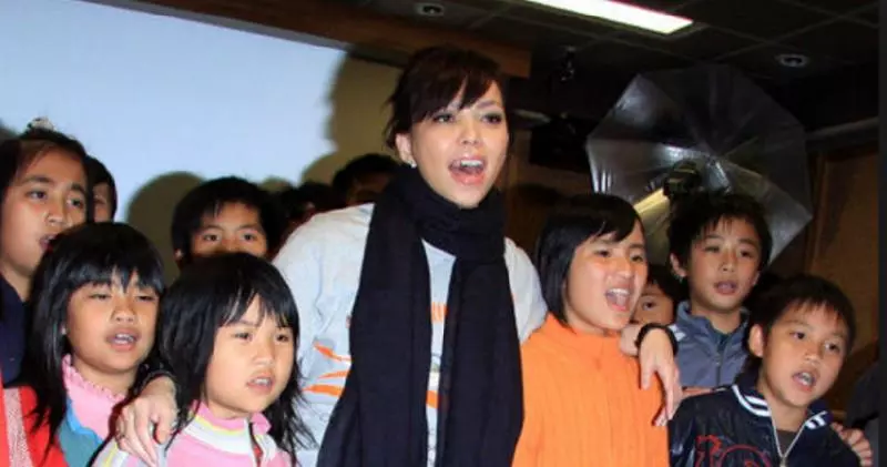 張惠妹為接媽媽北上霸氣買下「上億豪宅」!她打開家門開心喊:「終於找到像台東的家!」