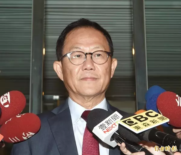 恢復敬老金是1坨大便? 柯P:AI越來越接近我的回答