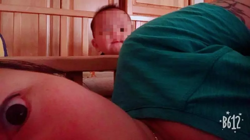早晨恐怖日常!別和寶寶「對上眼」 媽媽們秒懂裝睡