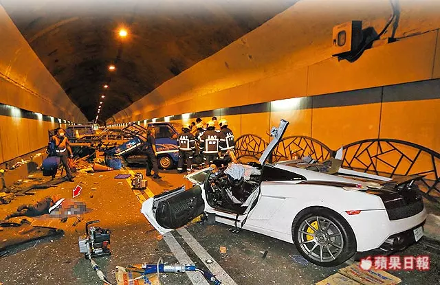 心靈大師之子飆車 2死3傷 超跑死亡直播