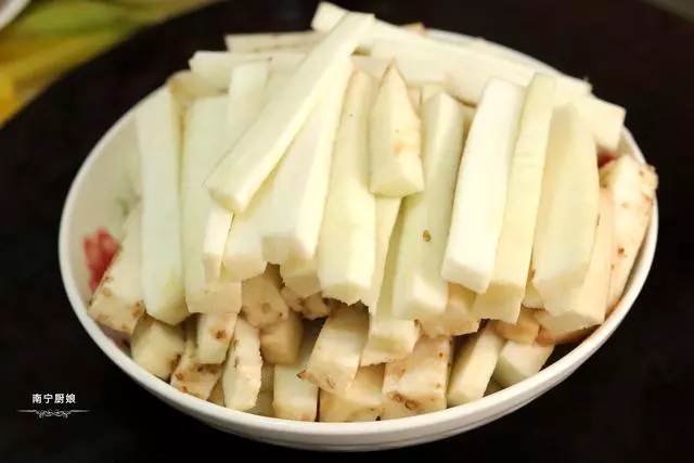 茄子這麼做,比肉還好吃,以至於我都忘記自己在減肥,連吃5碗飯