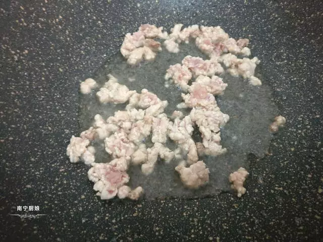 茄子這麼做,比肉還好吃,以至於我都忘記自己在減肥,連吃5碗飯