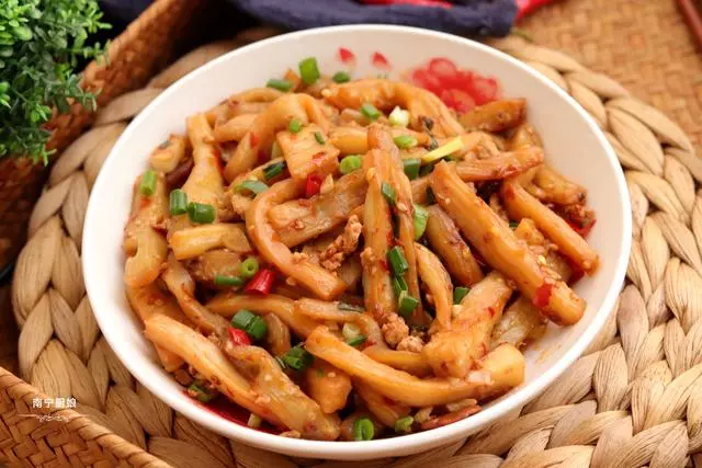 茄子這麼做,比肉還好吃,以至於我都忘記自己在減肥,連吃5碗飯
