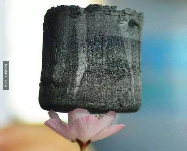 科學家竟然研發出比空氣輕7倍的材料,看起來很不可思議但這確實是真的!