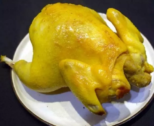 電飯鍋版鹽焗雞,只需30分鐘,美味鹽焗雞出鍋!鮮香金黃,回味無窮~