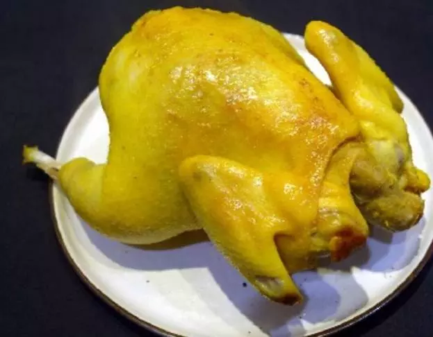電飯鍋版鹽焗雞,只需30分鐘,美味鹽焗雞出鍋!鮮香金黃,回味無窮~