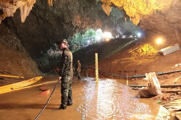 媒體曝光4少年身分, 首位獲救少年名叫吉祥