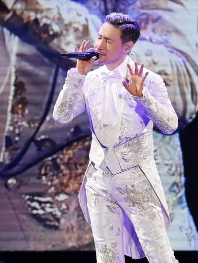 連嫌犯躲藏時也不想放棄前來聽他演唱會,張學友演唱會逮第7嫌犯 !