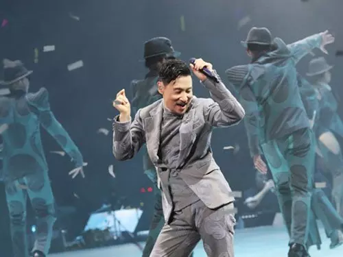 連嫌犯躲藏時也不想放棄前來聽他演唱會,張學友演唱會逮第7嫌犯 !