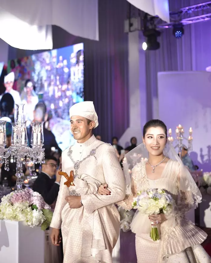 【大馬年度最HIGH婚禮!】BERJAYA千金陳雪鈴婚宴現場曝光!竟邀請『90經典男團』BLUE和Westlife主唱獻