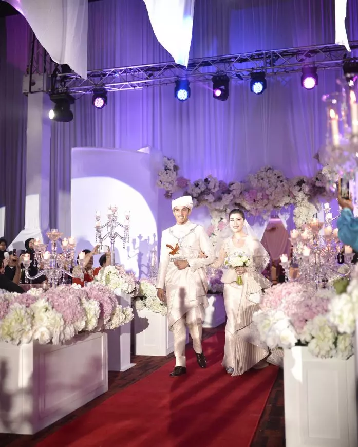 【大馬年度最HIGH婚禮!】BERJAYA千金陳雪鈴婚宴現場曝光!竟邀請『90經典男團』BLUE和Westlife主唱獻