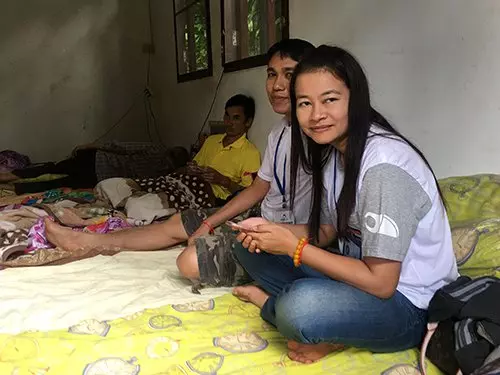 家長今晚可探獲救少年 衛生官:嚴禁擁抱