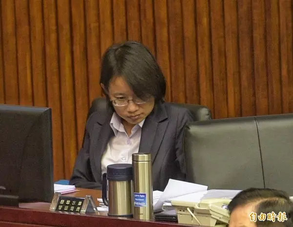 懸缺逾1個月 傳管媽可望接任教育部長