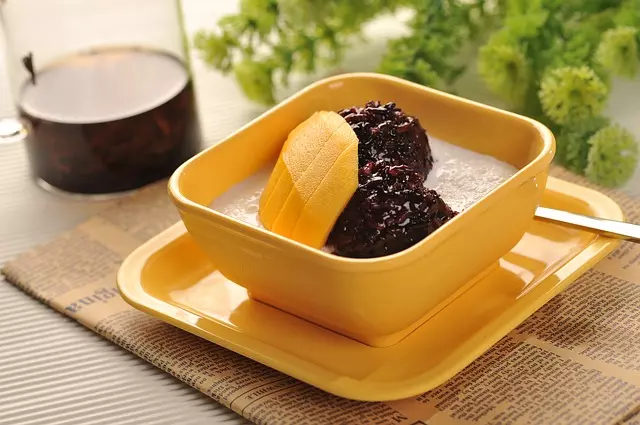 抗衰老防癌補血 ! 快吃這些黑色食品 !