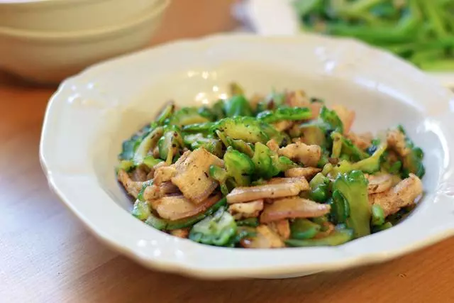 苦瓜15道精選菜譜,比肉好吃,比蝦營養,一分鐘學會,特別下飯!