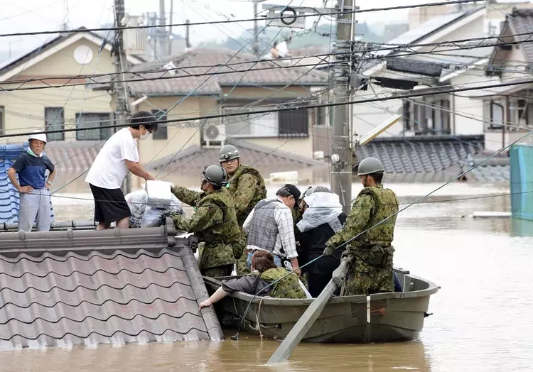 日本人:第一次看到這天氣!日本特大暴雨淹沒多個地區!