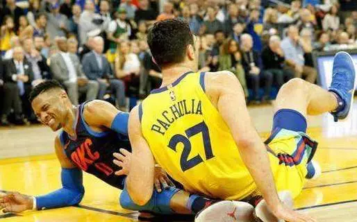 勇士惡漢自毀名聲,母隊不留別隊無人問津,他還能留在NBA嗎