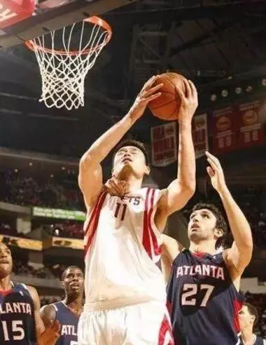 勇士惡漢自毀名聲,母隊不留別隊無人問津,他還能留在NBA嗎