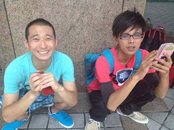 阿翔跟正妹老婆結婚7年,3個孩子都可愛到不行,尤其是大女兒曝光,網友驚喊「是戴假髮的阿翔啊!」