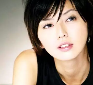孫燕姿曬自曬,感嘆「要拍到肚子真難」,看樣子這快要生了!