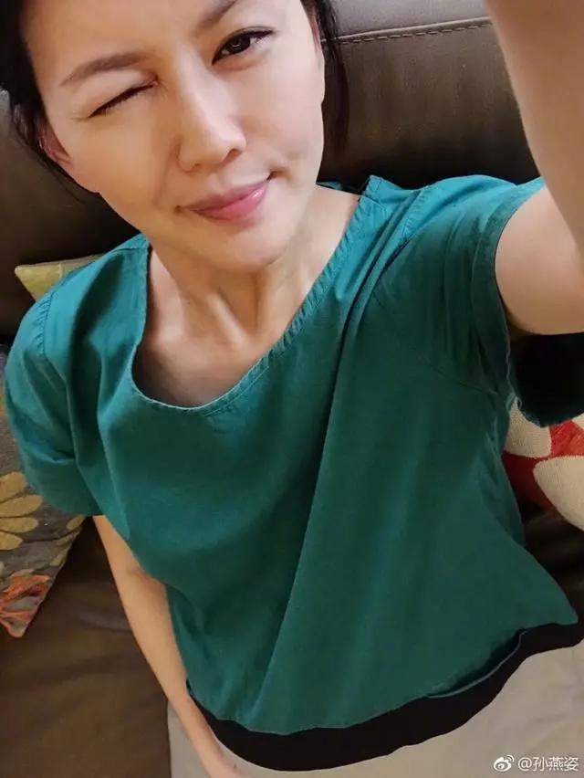 孫燕姿曬自曬,感嘆「要拍到肚子真難」,看樣子這快要生了!