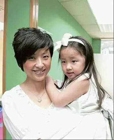 陳奕迅14歲女兒曝光,顏值又高又是學霸,審美一點不像徐濠縈!