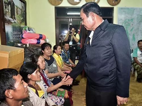 盼今天全數救出 泰相到洞穴現場打氣