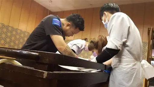 女童遭虐「肉爛骨穿」 出殯4度靈異