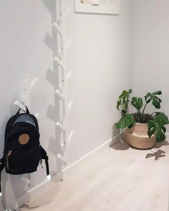 只穿過一次的衣服怎麼收納?長在椅子上太邋遢,這樣做方便美觀