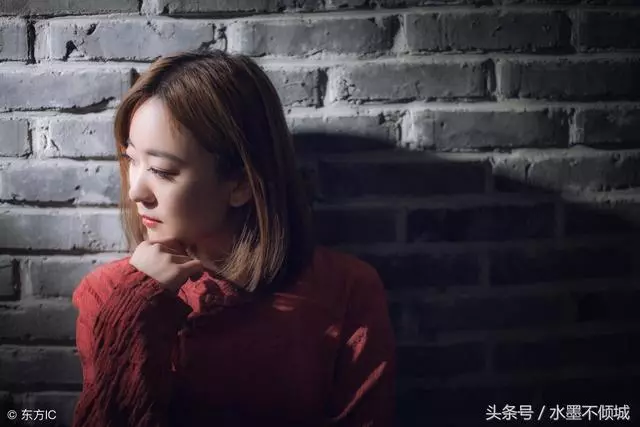 母親和丈夫爭吵,母親讓女兒說一句公道話,女兒說,我想回家了