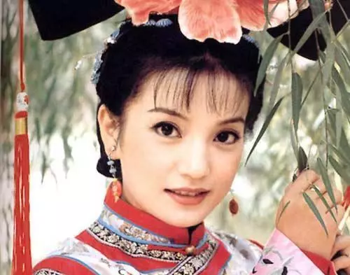同樣是過億媳婦,陳德容生活和趙薇生活,網友:差距不是一般大!