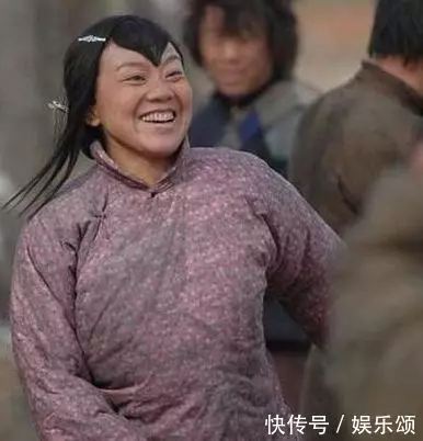 老公因為她長得丑和她離婚,現在她卻長成這樣,老公傷透了心!
